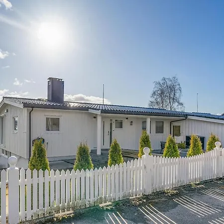 Casa Knott 4 Bedroom Ulsteinvik