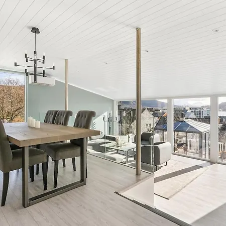 Casa Knott 4 Bedroom Ulsteinvik