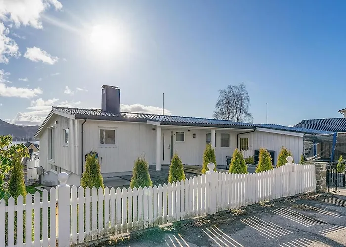Casa Knott 4 Bedroom Ulsteinvik